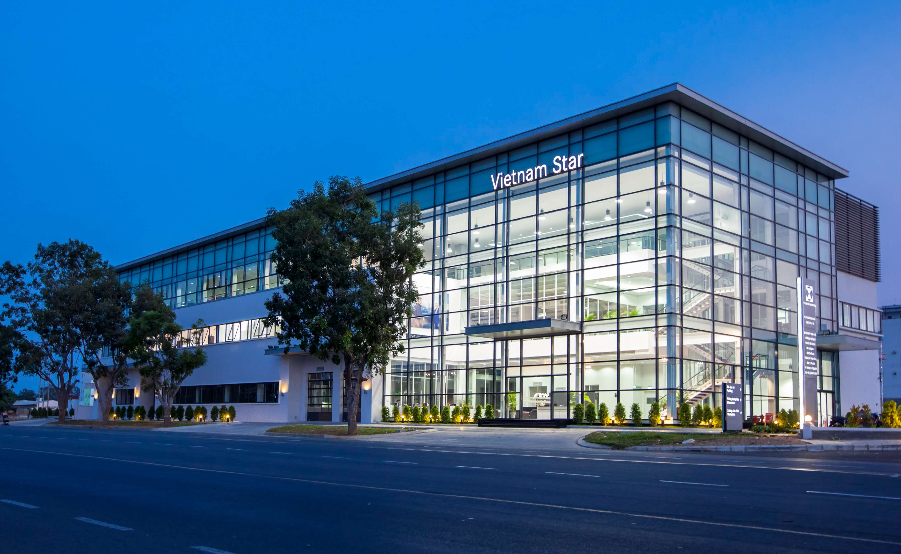 HCM: Đại lý Mercedes Benz Vietnam Star Tân Thuận 